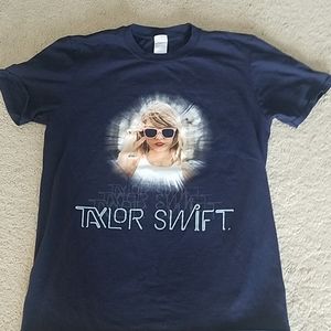 Taylor swift 1989 world tour tshirt